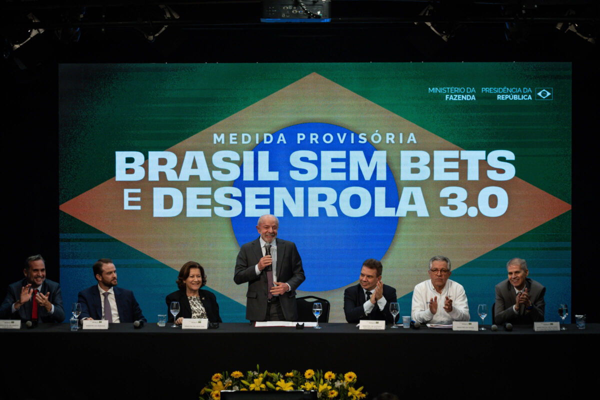 Deputado propõe transição de dois anos para marcas de bets no futebol