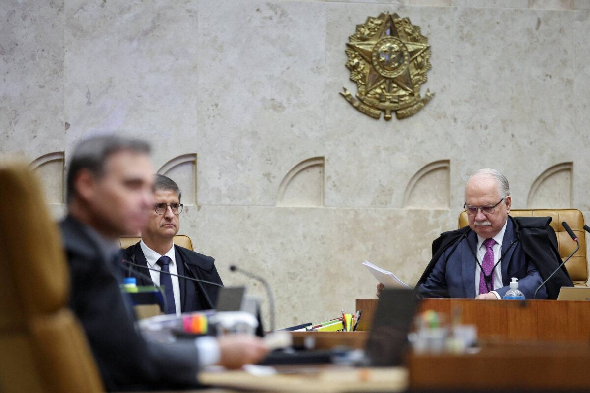 Fachin devolve inquérito do INSS a Mendonça e segura caso Master
