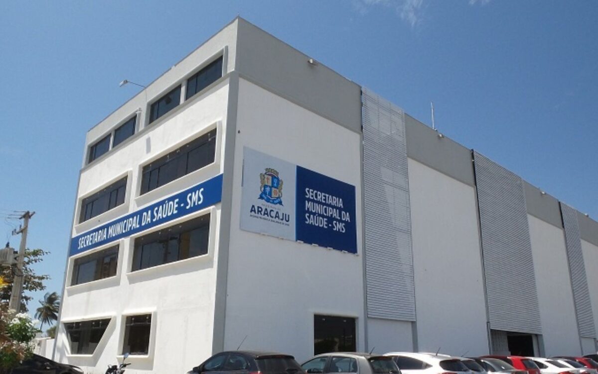 Alerta em Aracaju sobre golpistas fingindo ser agentes de saúde