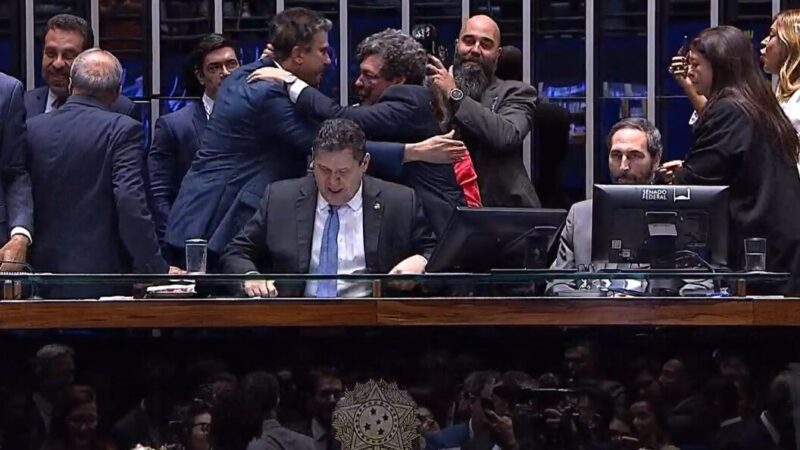 Senado aprova fim da escala 6×1 e vitória vira trunfo na reta final
