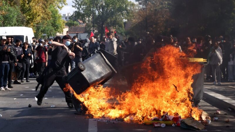 França mobiliza 70 mil policiais para conter novos protestos neste sábado