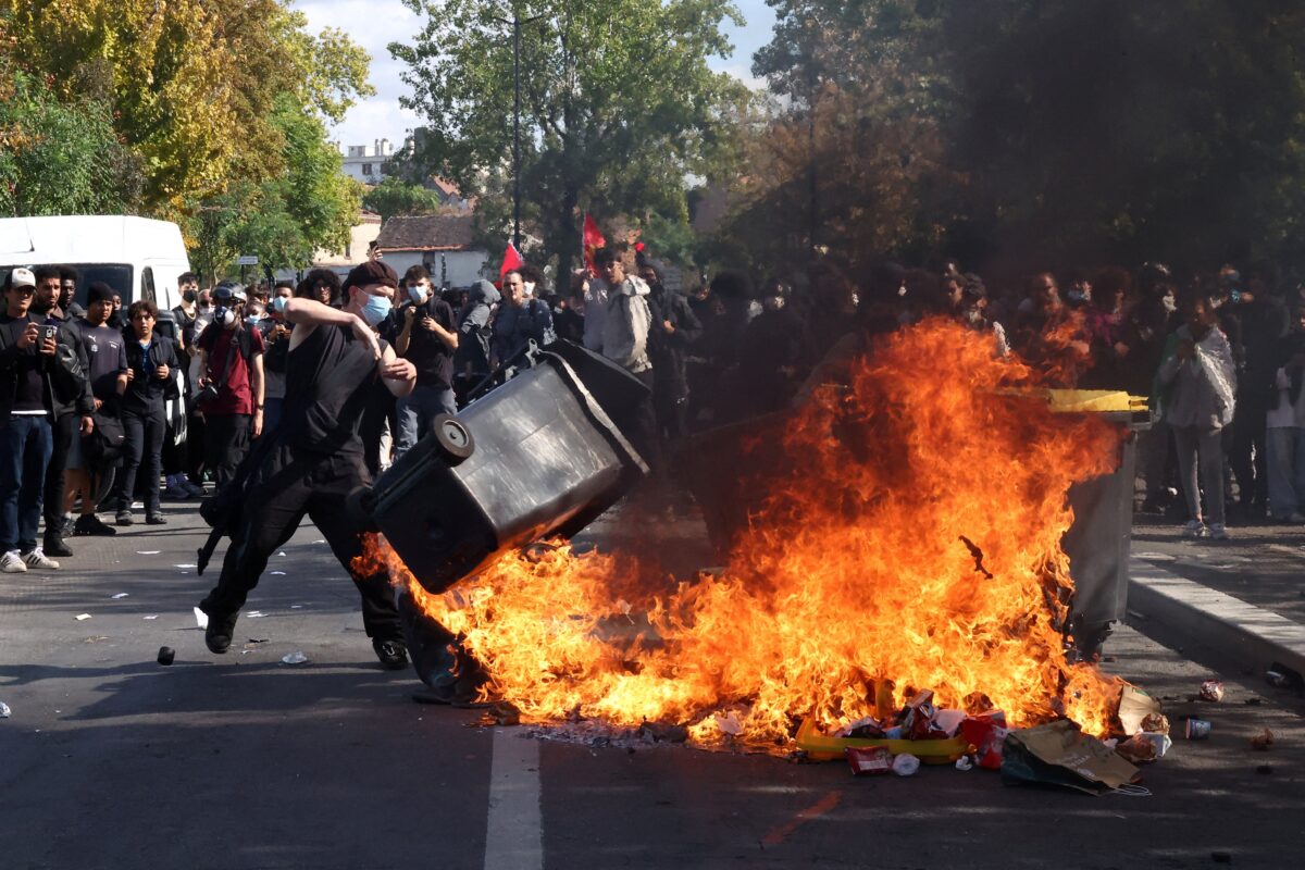 França mobiliza 70 mil policiais para conter novos protestos neste sábado