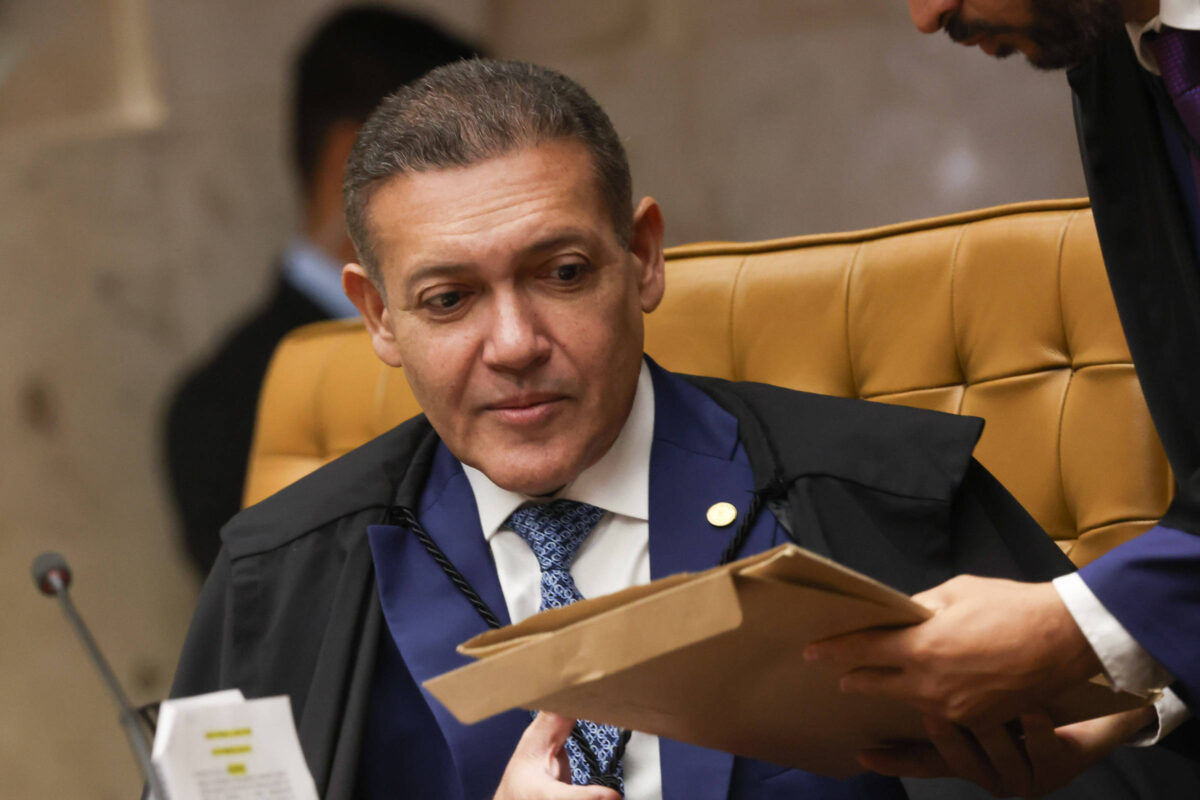 Ministros temem que Dino afaste Kassio e Mendonça no TSE