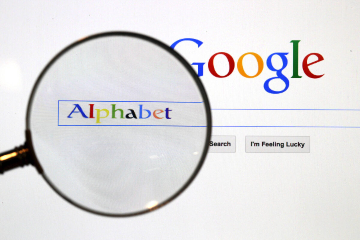 Google dará mais destaque a links de notícias no Modo IA após queda de tráfego