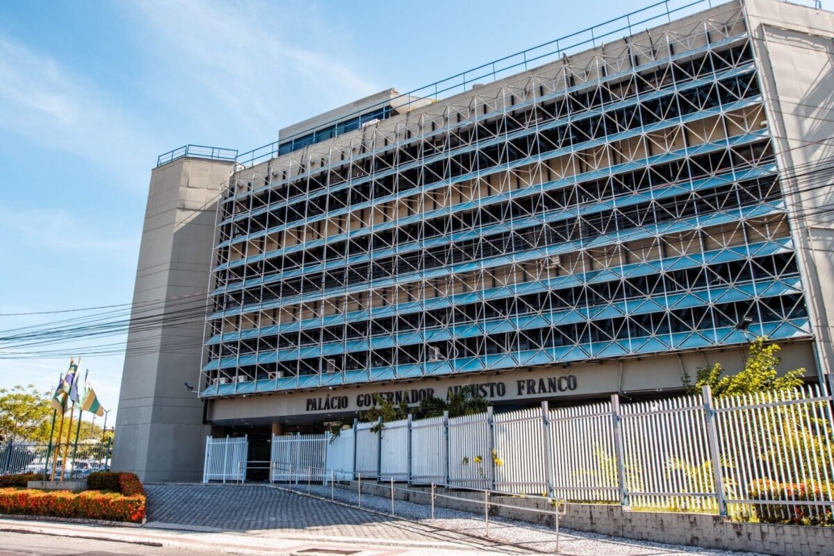 Governo de Sergipe muda ponto facultativo do servidor para 30 de outubro