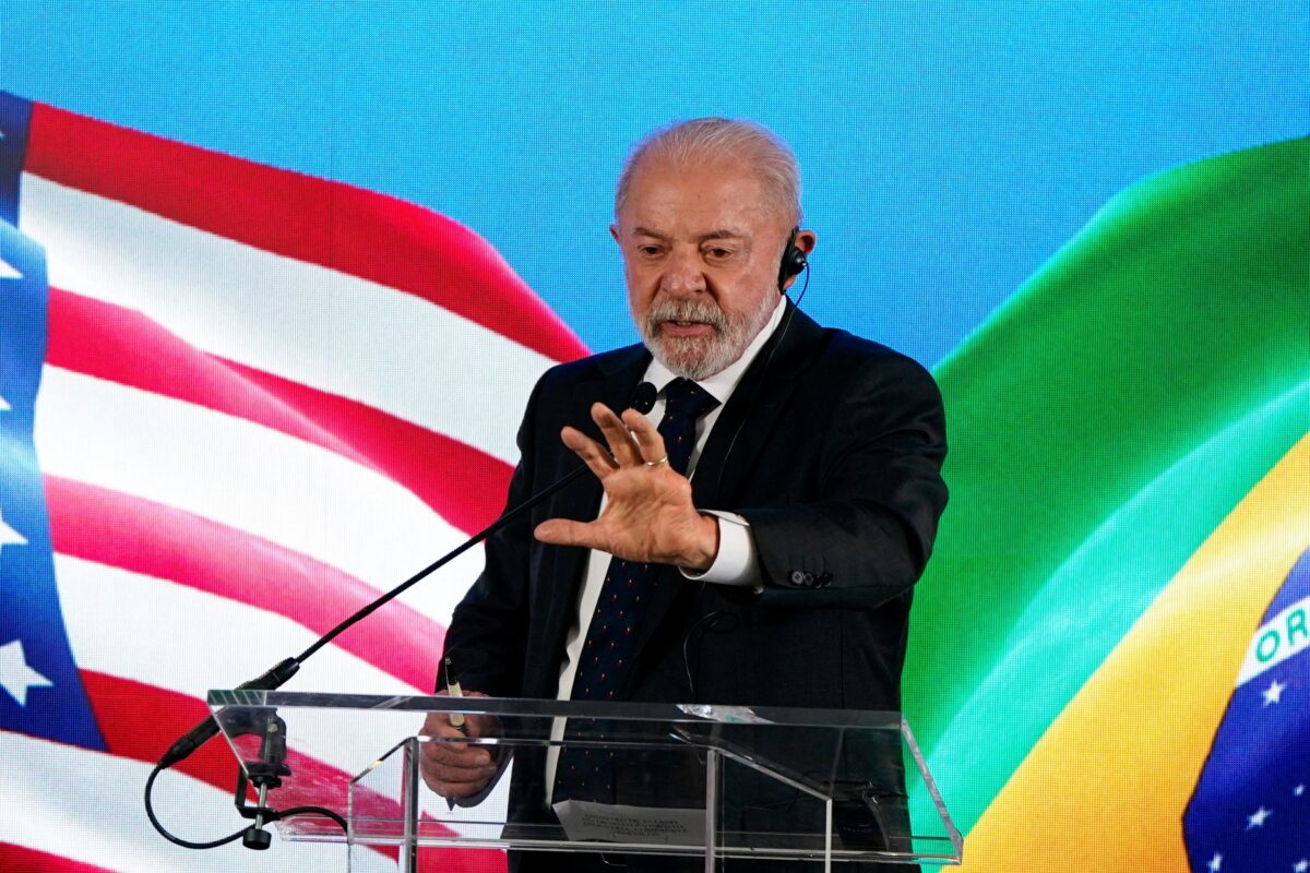 Governo Lula adota pragmatismo e evita crise com Trump por fuga de Flávio Bolsonaro