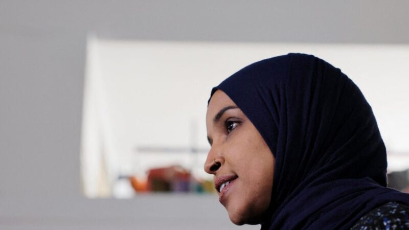 Governo dos EUA faz operação na casa da deputada Ilhan Omar por fraude