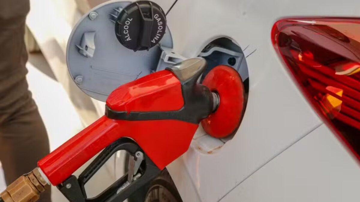 Governo zera tributo da gasolina e libera R$ 7,5 bi para diesel
