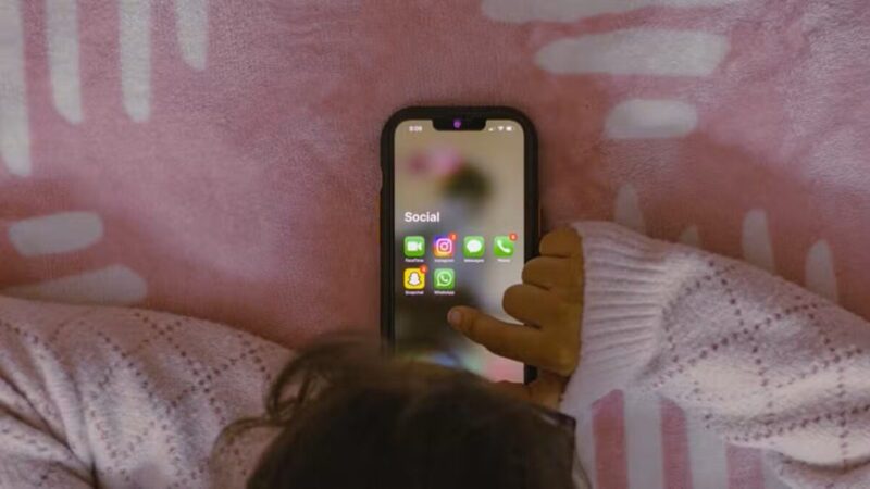 Grécia proíbe redes sociais para menores de 15 anos a partir de 2027