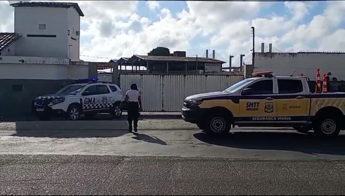 Frota da Empresa Modelo é bloqueada pela SMTT e Guarda Municipal em Aracaju