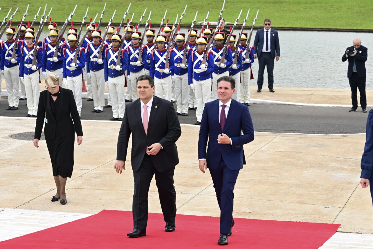 Hugo Motta elogia urna eletrônica e Alcolumbre pede pacificação