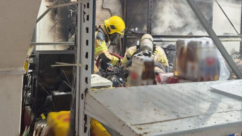 Incêndio atinge supermercado em Umbaúba