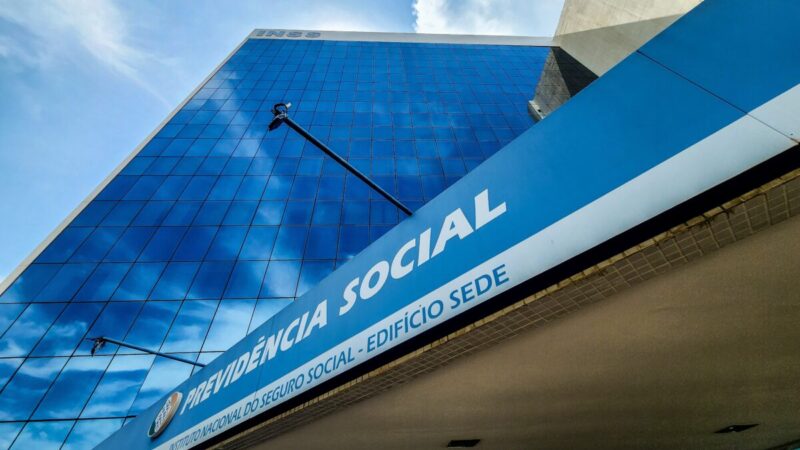 Inss começa a pagar benefícios de outubro nesta segunda-feira
