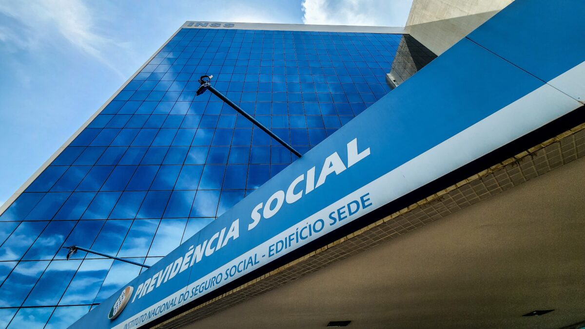 Inss começa a pagar benefícios de outubro nesta segunda-feira