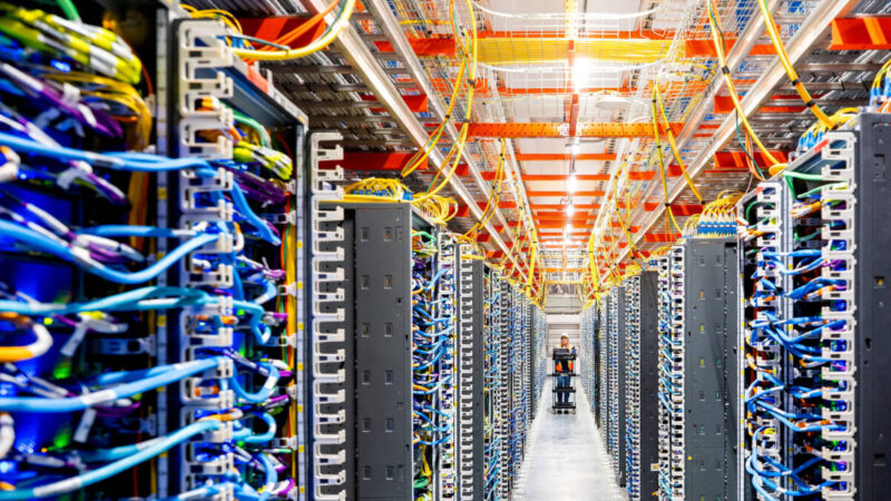 Investimentos em data centers podem ultrapassar US$ 2 trilhões em 2028