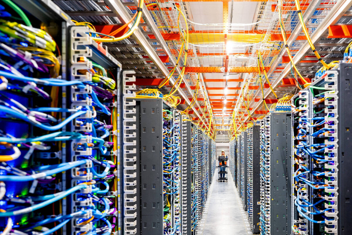 Investimentos em data centers podem ultrapassar US$ 2 trilhões em 2028
