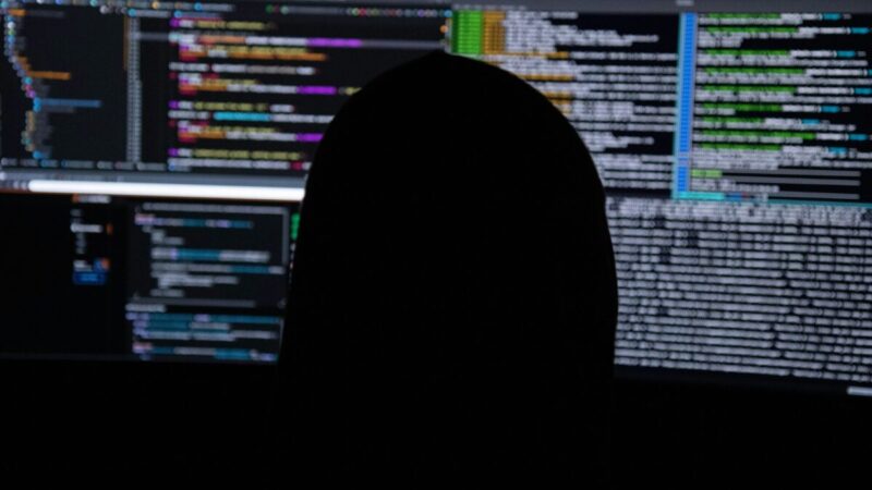 Jovem na China usa inteligência artificial para atacar bancos