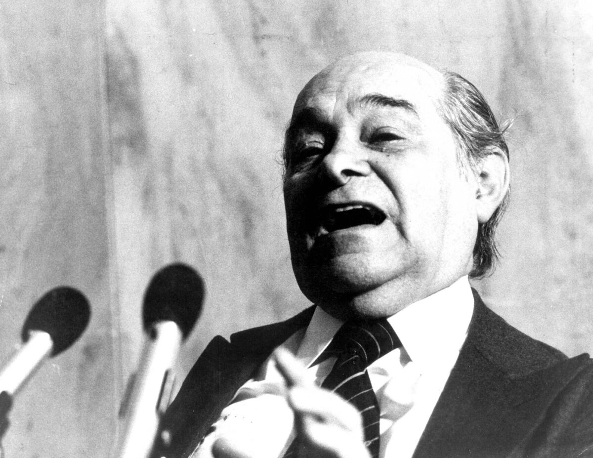 Justiça libera documentos secretos sobre a morte de Tancredo Neves