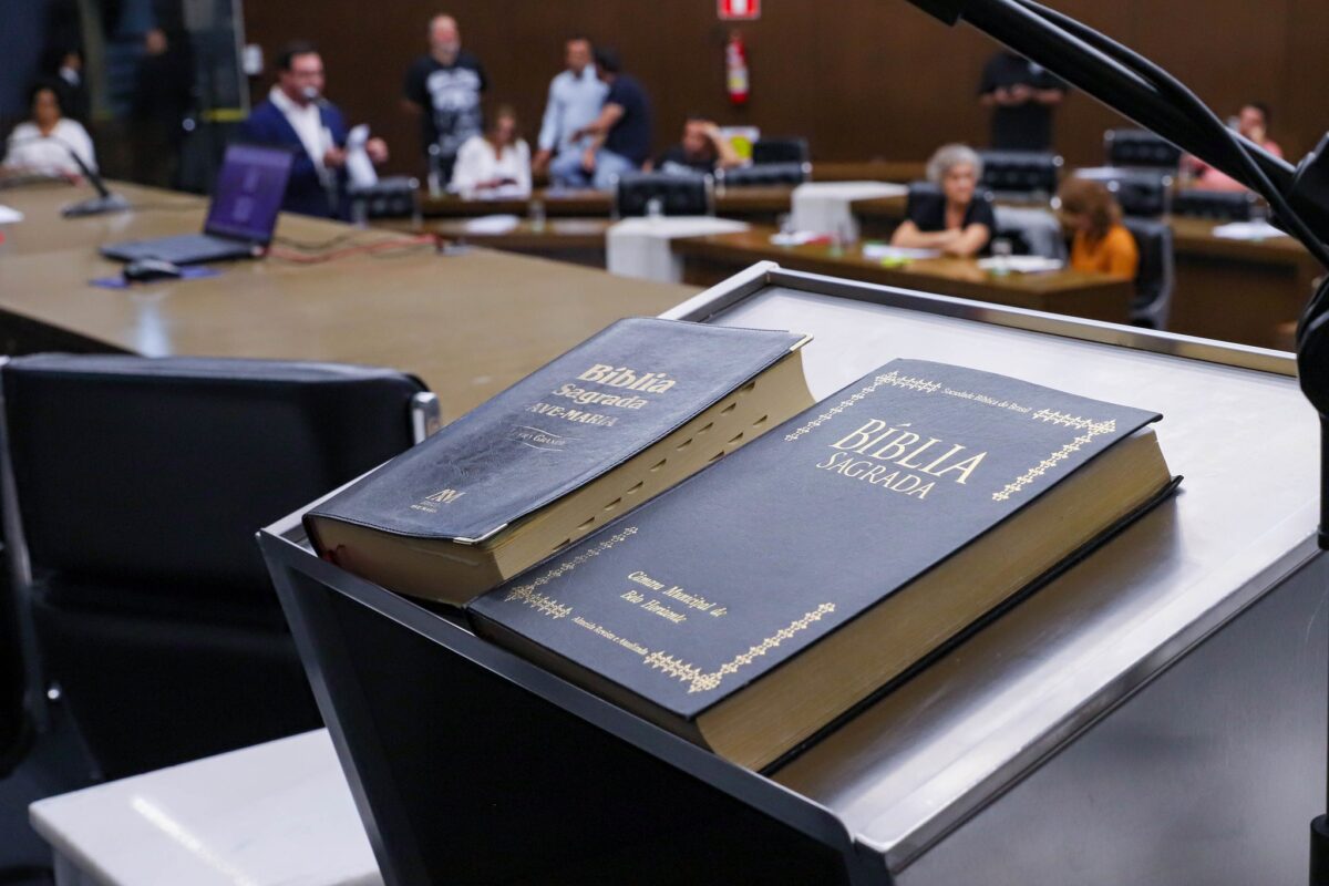 Justiça mantém demissão de pastor que apresentou 88 atestados