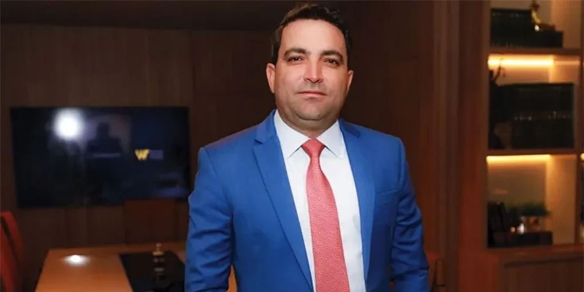Justiça rejeita ação de amigo de Flávio Bolsonaro contra posts de Richarlison