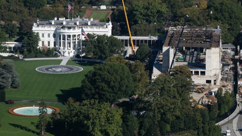 Justiça americana proíbe corte de árvores em campo de golfe de Trump