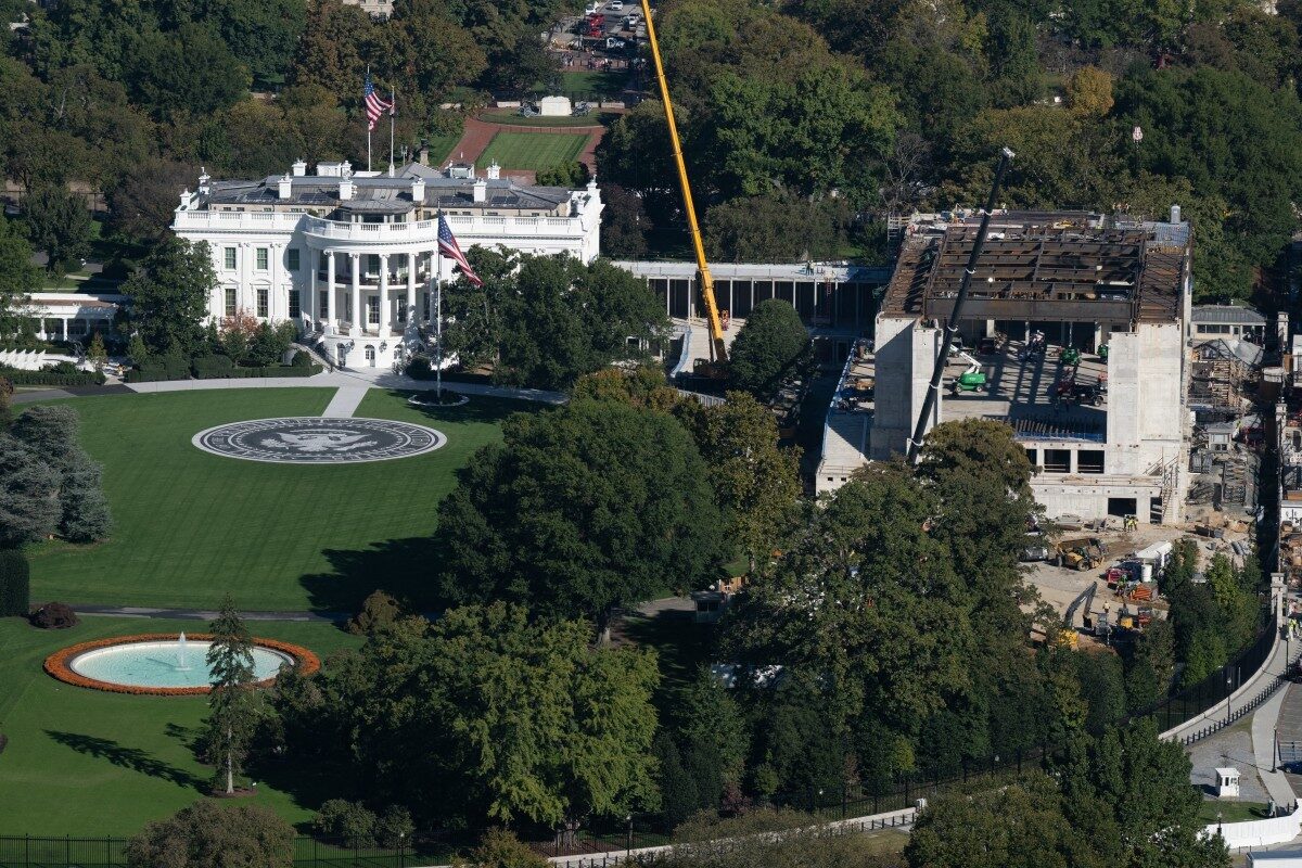Justiça americana proíbe corte de árvores em campo de golfe de Trump