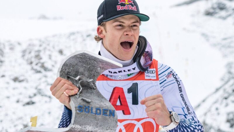 Lucas Pinheiro Braathen vence abertura da Copa do Mundo de esqui alpino