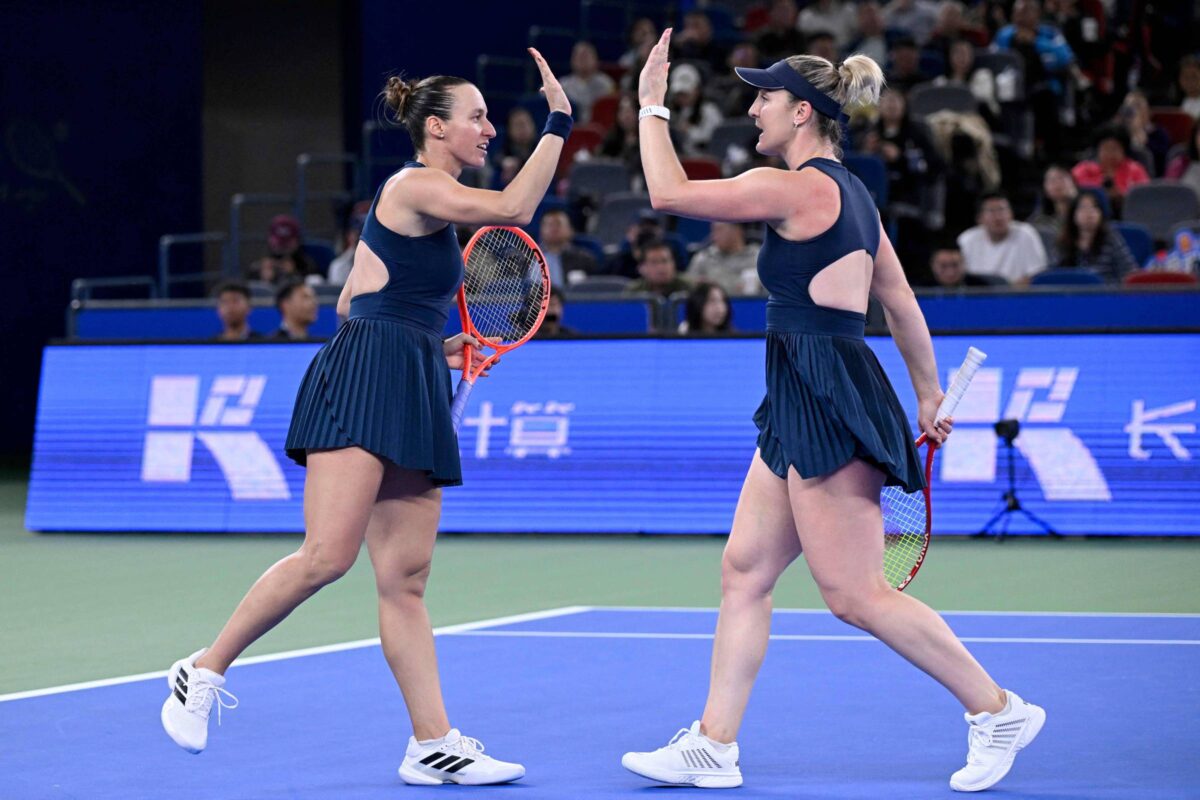 Luisa Stefani faz história e assume liderança do ranking mundial de duplas da WTA