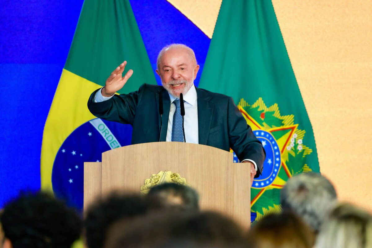 Lula acena a jovens e regulamenta lei dos games com promessa de juros mais baixos a desenvolvedores