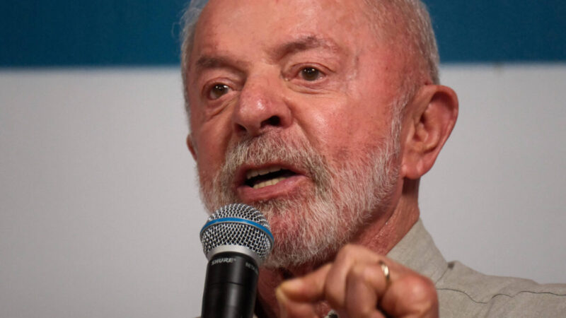Lula muda discurso econômico e campanha mira propostas fiscais de Flávio