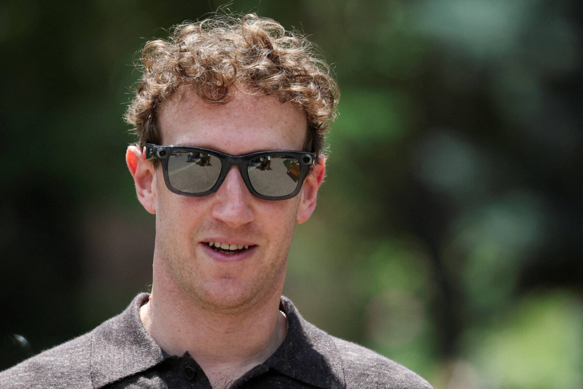 Meta atinge patamar de rivais em IA e Zuckerberg rejeita desaceleração