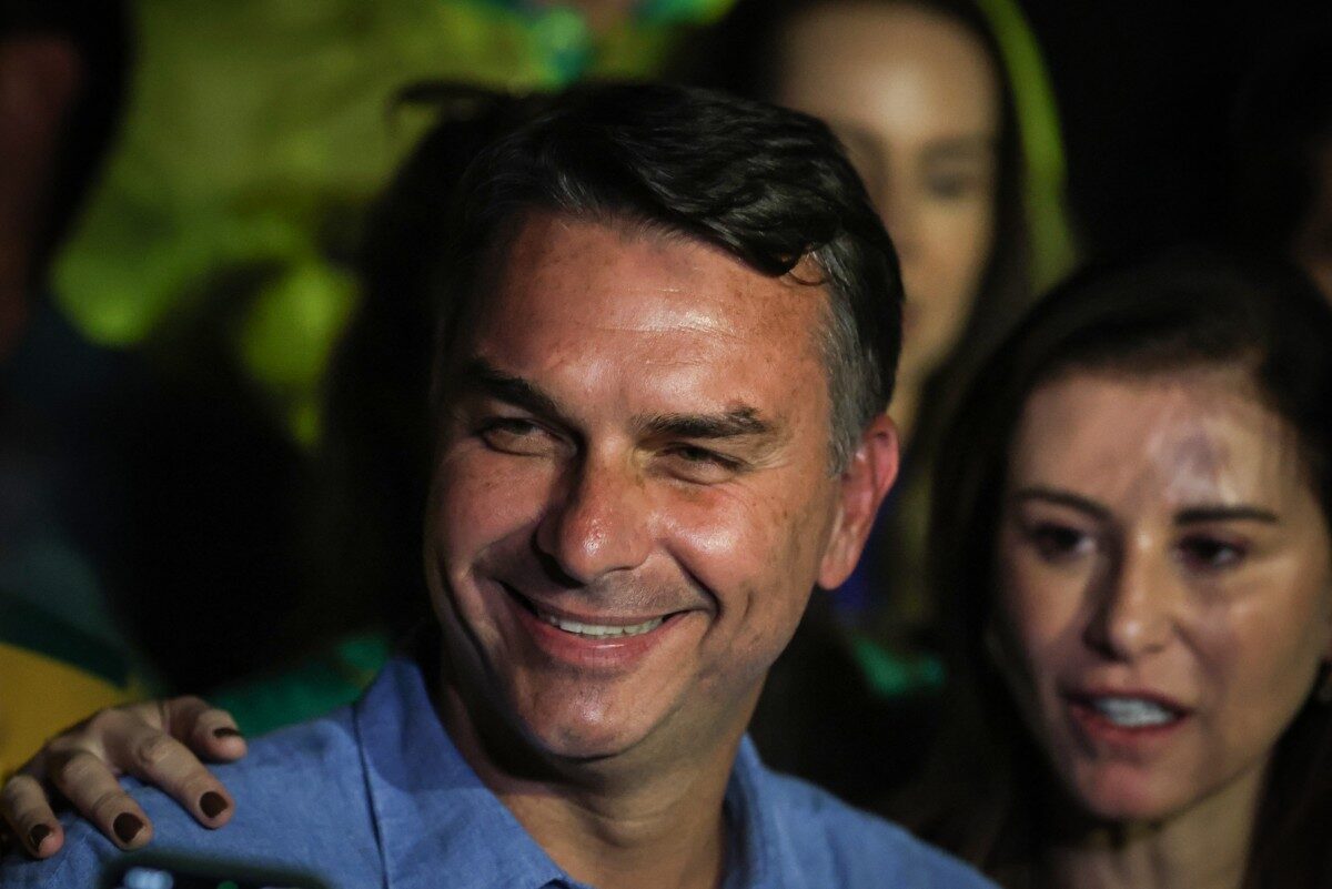 Mdb prepara ato para oficializar apoio de 16 diretórios estaduais a Flávio Bolsonaro