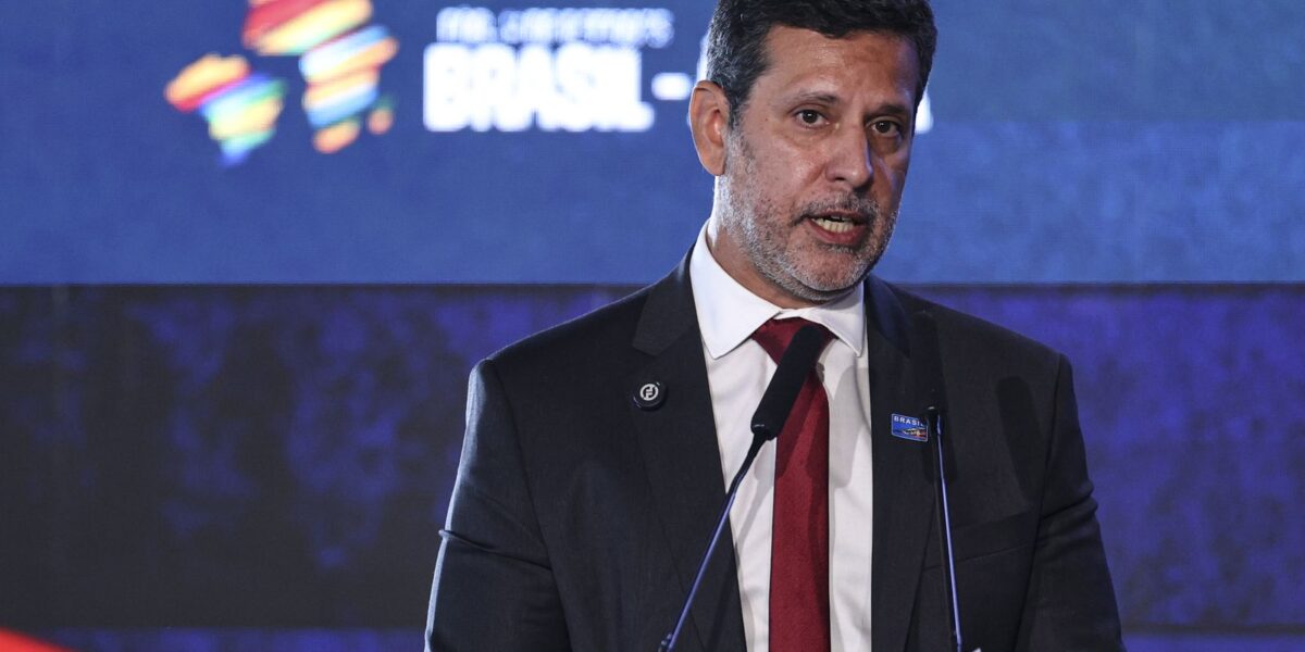 MEC vai acionar Polícia Federal por ameaças a universidades na internet