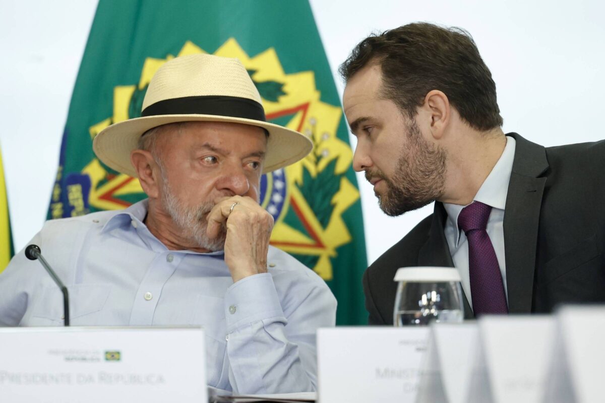 Mercado pressiona por ministro da Fazenda mas aliados descartam pressa