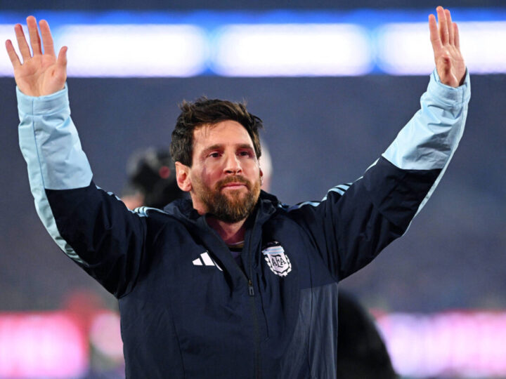 Messi e Cristiano Ronaldo vivem finais de carreira opostos no futebol