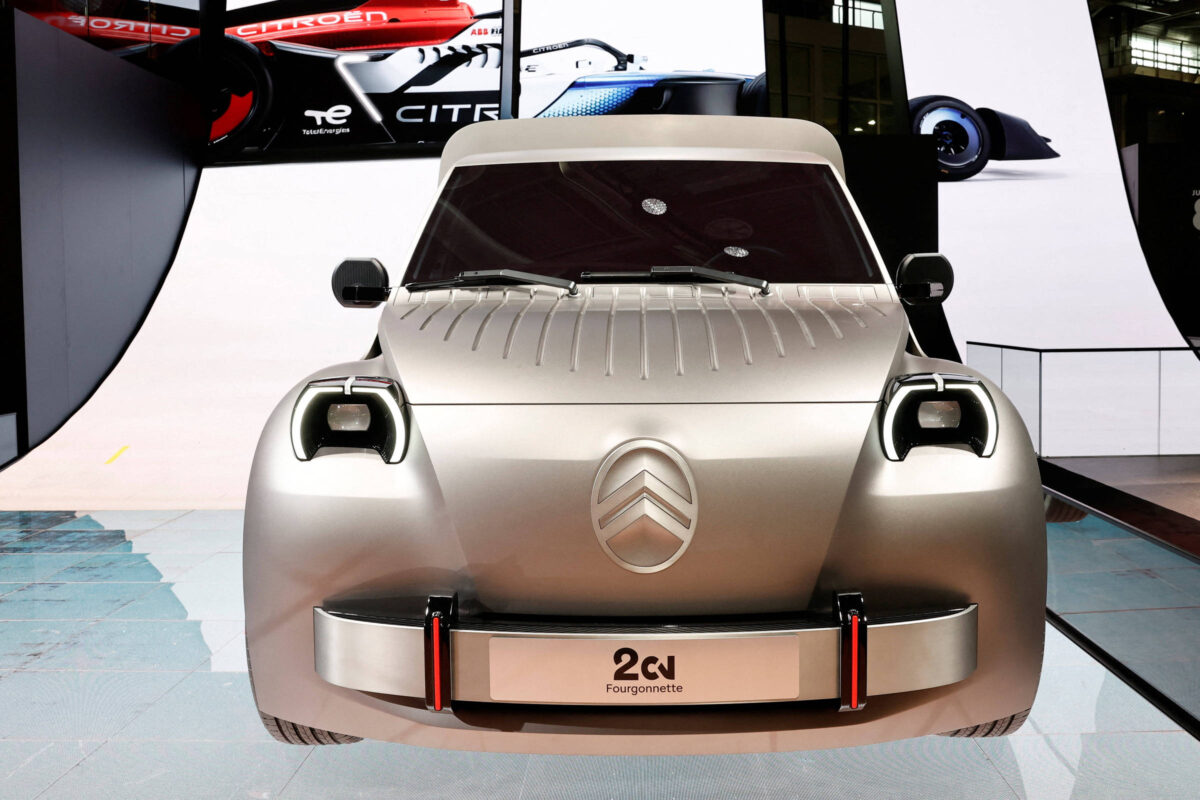 Montadoras europeias apostam em carros retrô contra avanço chinês