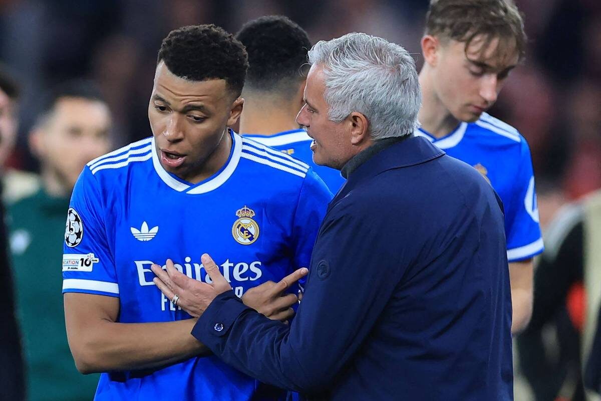 Mourinho defende Mbappé e classifica críticas da torcida como ridículas