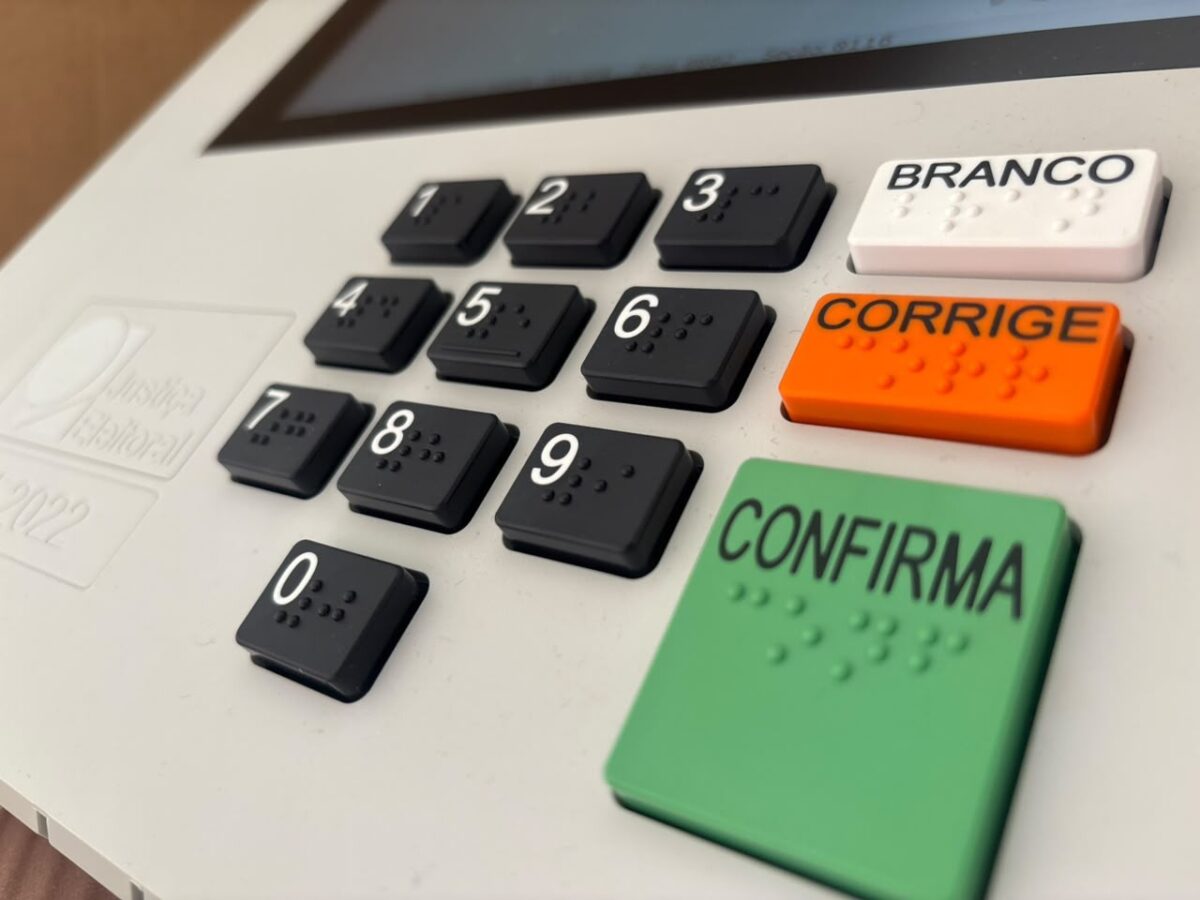 PGE emite parecer favorável sobre soma de votos para cláusula de barreira