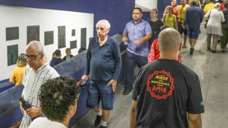 Eleitores idosos dão exemplo de cidadania no segundo turno do Rio