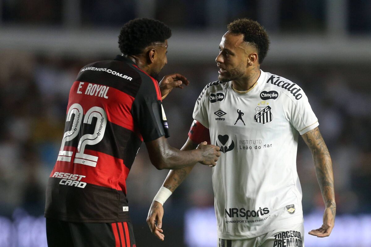Neymar sai do banco, marca dois e Santos empata com o Flamengo
