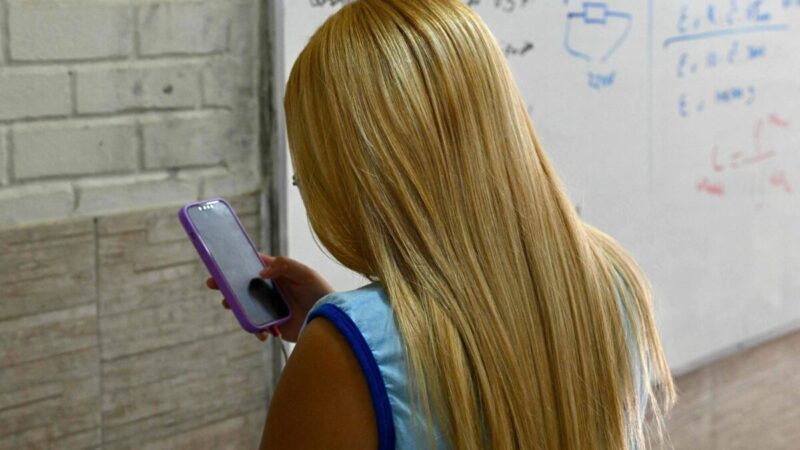 Noruega quer proibir jogos e redes sociais para menores de 16 anos