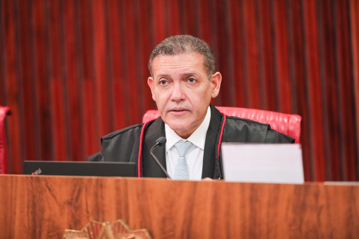 Nunes Marques atende a pedido da campanha de Flávio e manda suspender canal 'Exército do Lula'