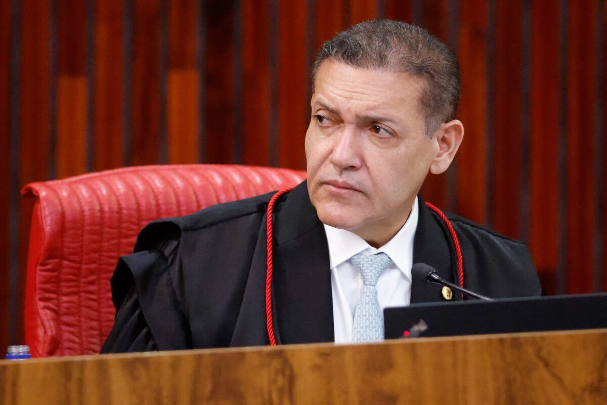 Nunes Marques suspende liminar de Cueva e determina retirada do ar do canal 'Exército do Lula' até que seja registrado no TSE
