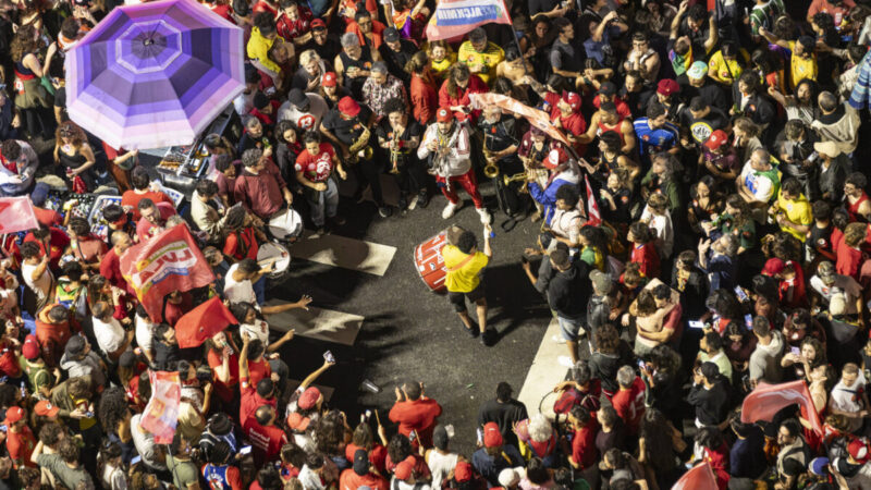 TSE confirma vitória de Lula e bolsonaristas contestam resultado