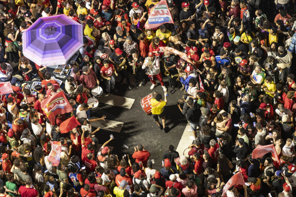 TSE confirma vitória de Lula e bolsonaristas contestam resultado