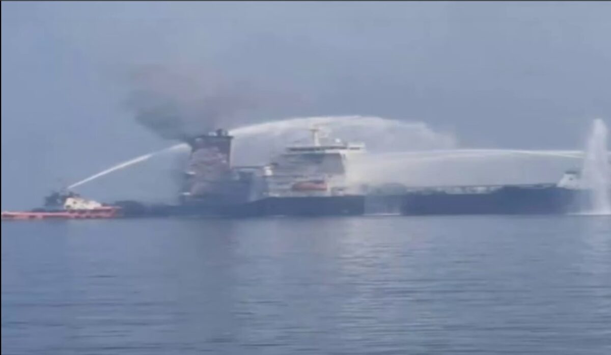 Petroleiro com 2 milhões de barris explode no Estreito de Ormuz após atingir mina