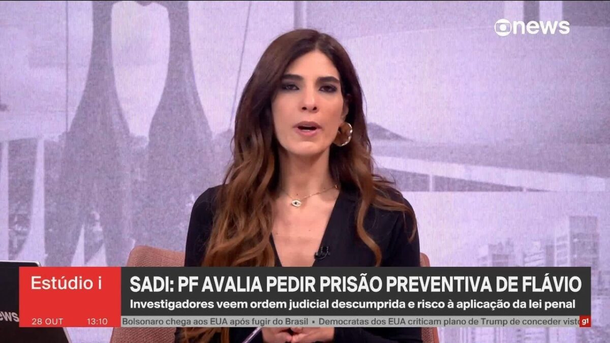 Polícia Federal estuda pedir prisão preventiva de Flávio Bolsonaro após o parlamentar deixar o país
