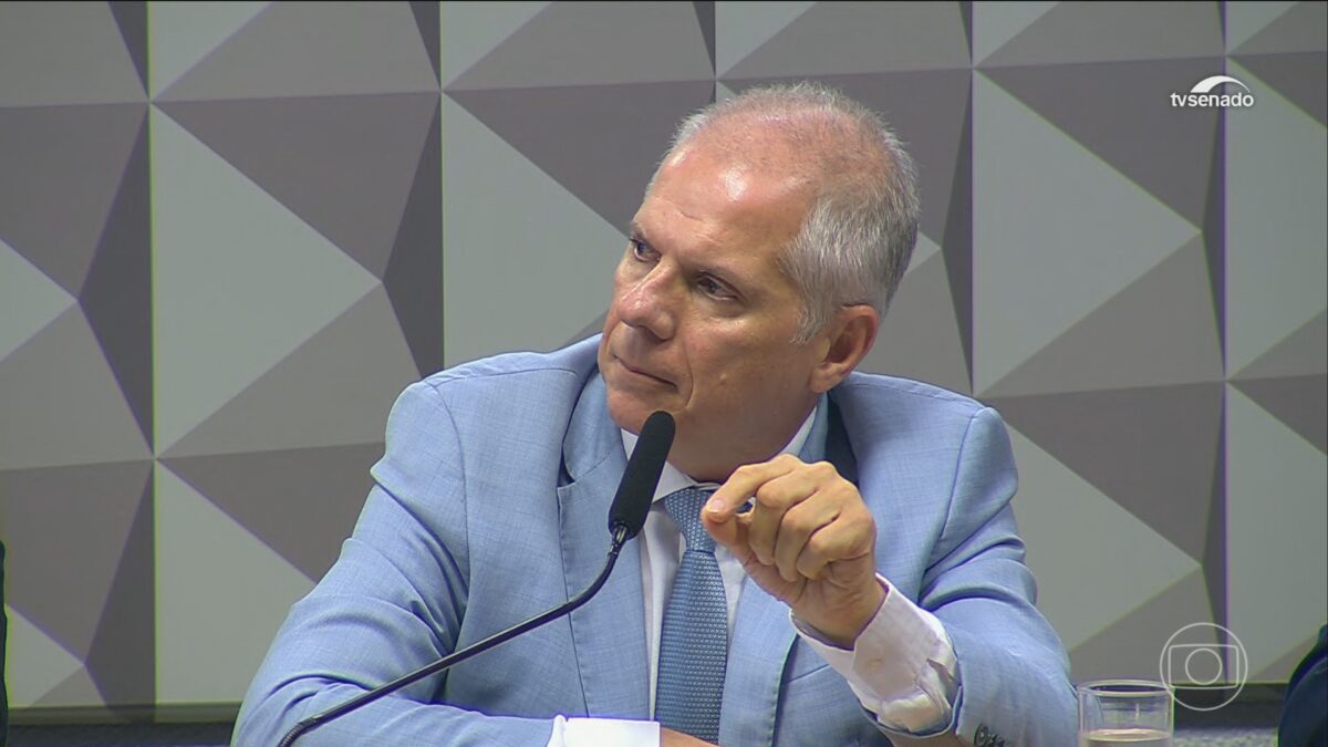 PGR quer soltar ex-presidente do INSS e sugere uso de tornozeleira eletrônica