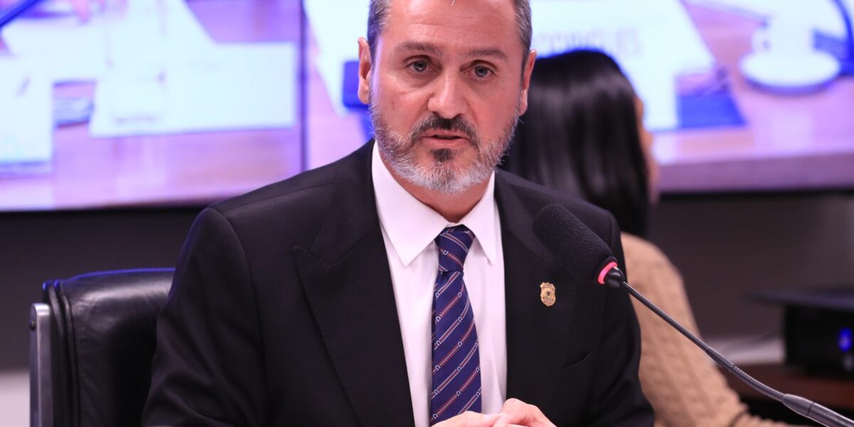 PGR é contrária ao afastamento da cúpula da Polícia Federal em parecer enviado ao STF