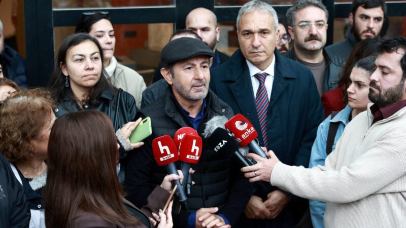 Polícia da Turquia invade sede de TV oposicionista e prende 11